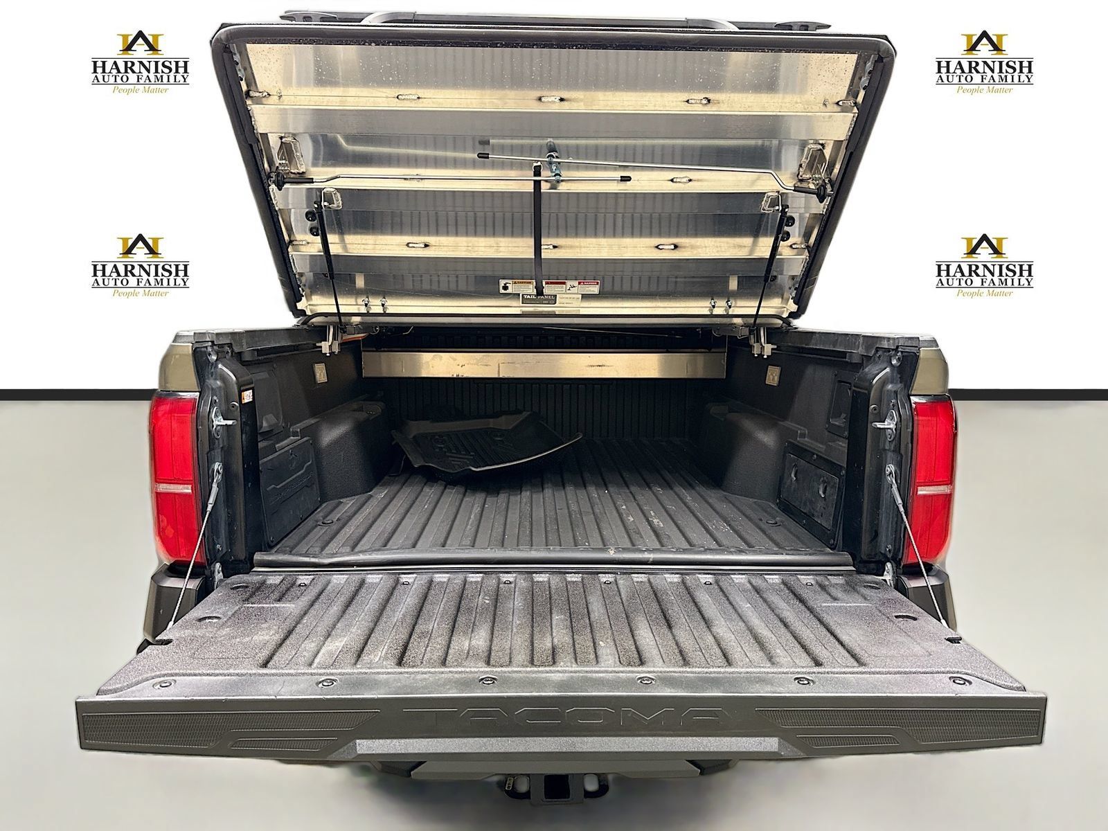 Used 2025 Toyota Tacoma 4x4 Double Cab Hybrid w/ Tow Tech Package image 32