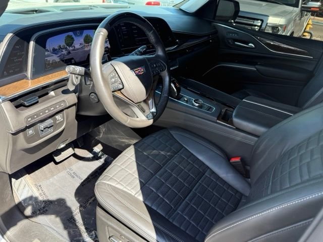 Used 2024 Cadillac Escalade ESV Sport Platinum w/ LPO, ONYX Package AWD/4WD image 10