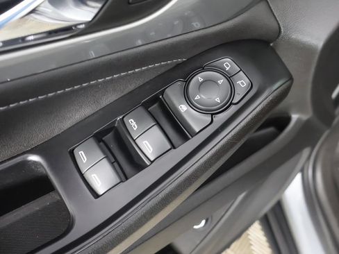 Used 2023 Chevrolet Traverse LT FWD image 36