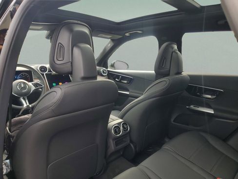 Used 2026 Mercedes-Benz GLC 300 4MATIC image 9