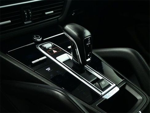 Used 2020 Porsche Cayenne S image 28
