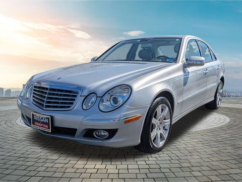 Used 2007 Mercedes-Benz E 350 4MATIC Sedan image 9