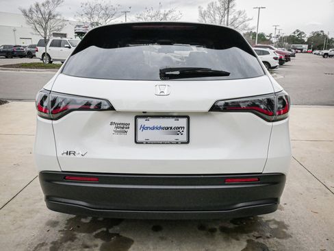 Used 2026 Honda HR-V LX image 9