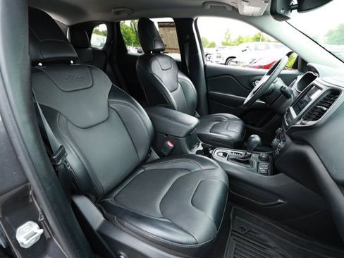 Used 2022 Jeep Cherokee Latitude Lux w/ Mopar Interior Package AWD/4WD image 27
