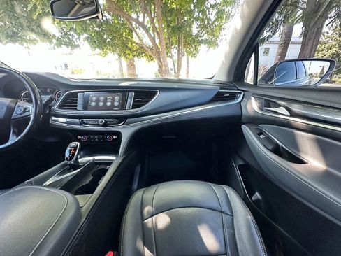 Used 2019 Buick Enclave Essence image 16