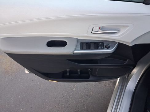 Used 2025 Toyota Sienna XLE FWD image 10