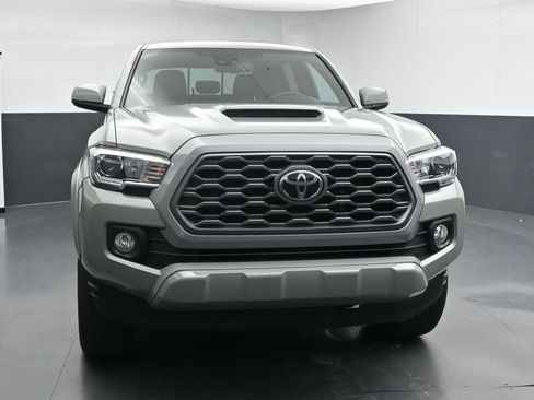 Used 2023 Toyota Tacoma TRD Sport AWD/4WD image 3