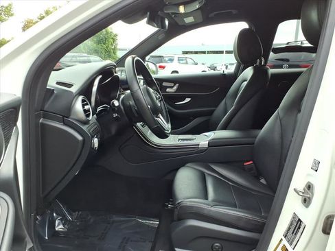 Used 2022 Mercedes-Benz GLC 300 4MATIC image 5