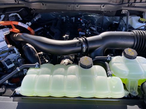 New 2025 Ford F150 Platinum w/ Equipment Group 702A High image 21