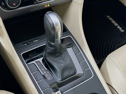 Used 2017 Volkswagen Passat 1.8T R-Line image 23