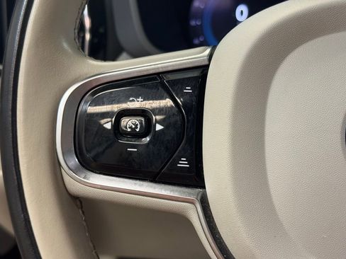 Used 2023 Volvo XC60 B5 Plus image 35
