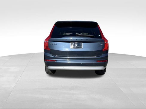 Used 2022 Volvo XC90 T6 Momentum w/ Advanced Package image 6