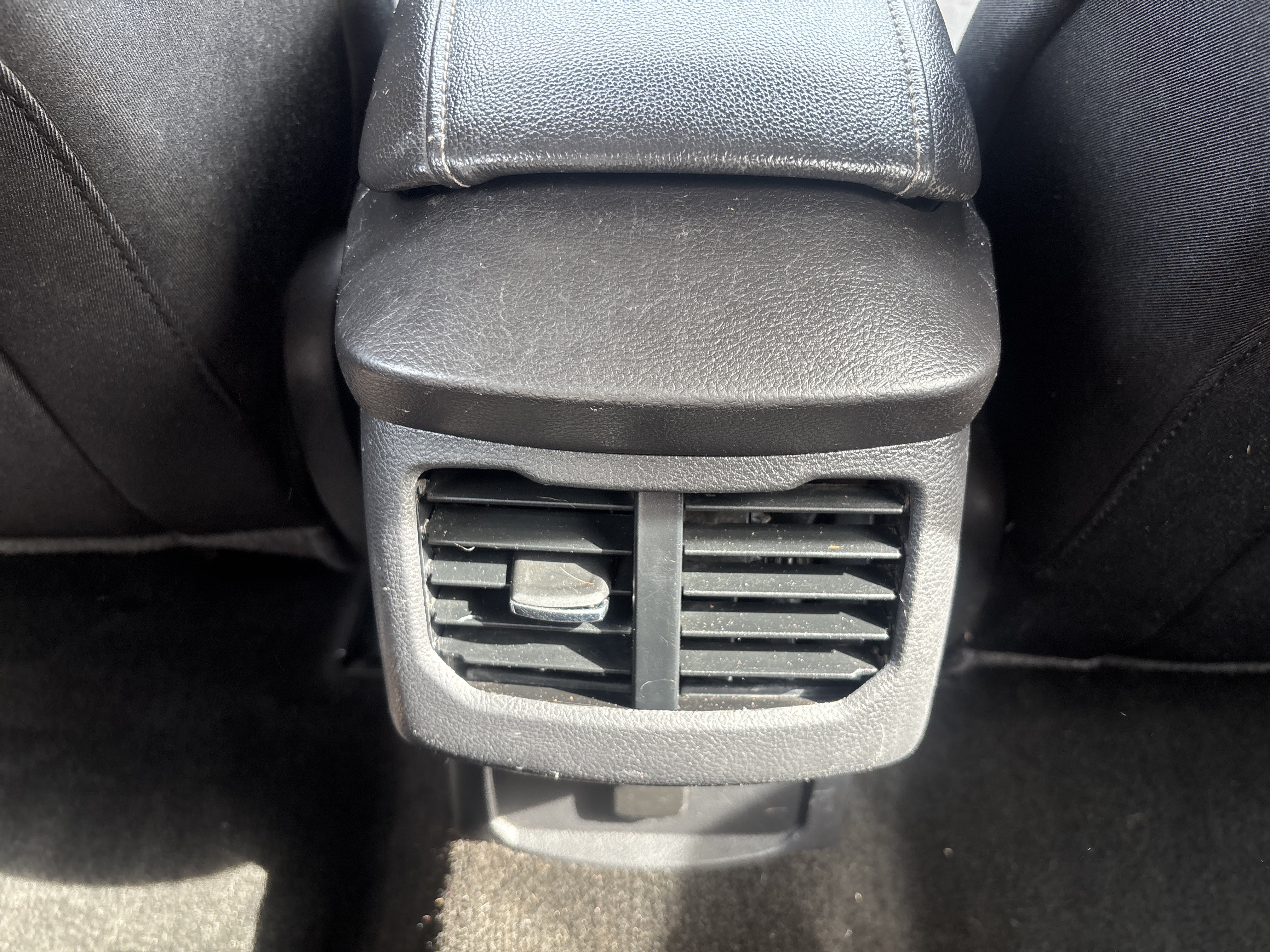 Used 2013 Ford Fusion SE FWD image 12