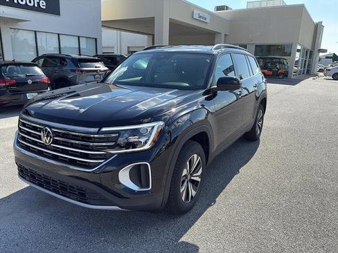 New 2026 Volkswagen Atlas SE image 3