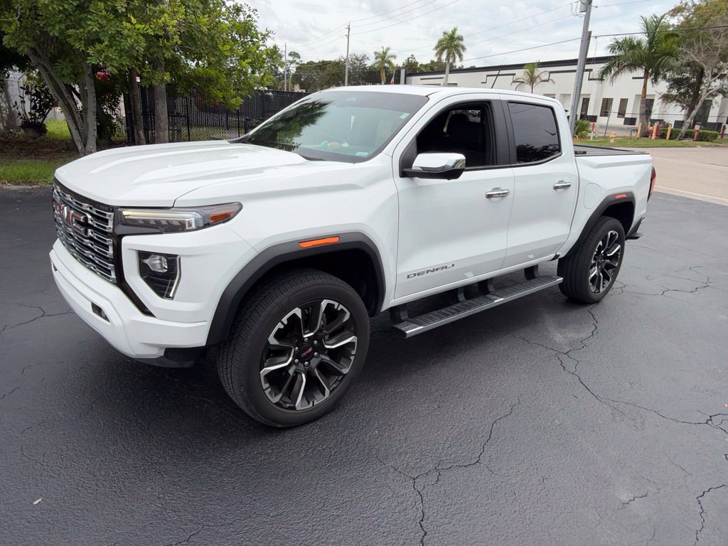 Used 2023 GMC Canyon Denali AWD/4WD image 2