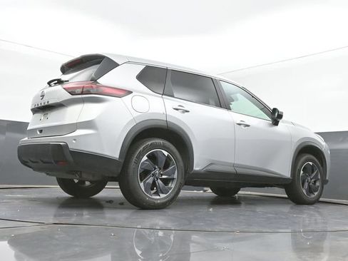 Used 2025 Nissan Rogue SV FWD image 37