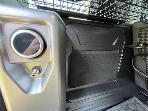 Used 2024 Land Rover Defender 110 X-Dynamic SE AWD/4WD image 33