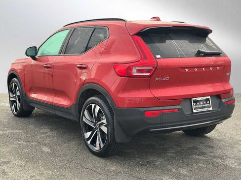 Certified 2024 Volvo XC40 B5 Plus w/ Protection Package Premier image 5