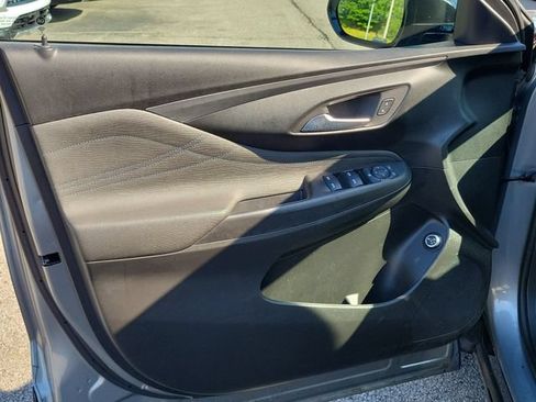 Used 2025 Buick Envista Sport Touring w/ Convenience I Package FWD image 16