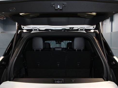New 2026 Lincoln Navigator Reserve AWD/4WD image 35