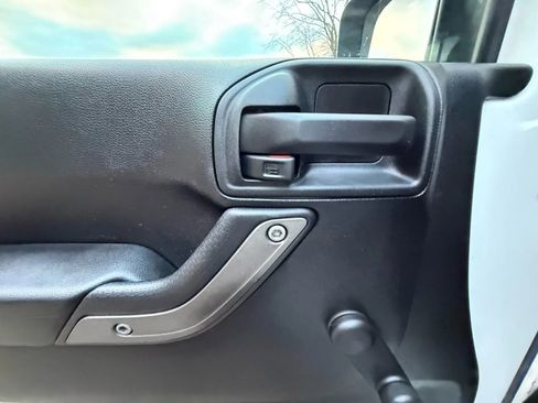 Used 2017 Jeep Wrangler Unlimited Sport image 10