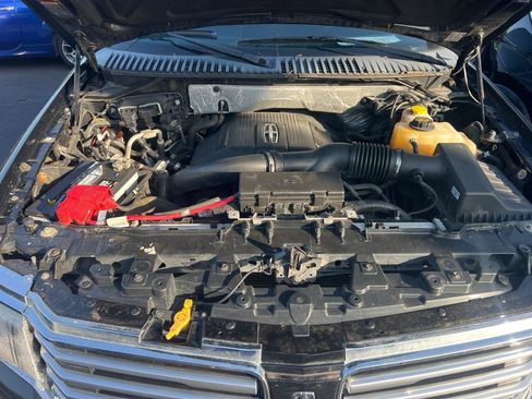 Used 2017 Lincoln Navigator Select AWD/4WD image 8