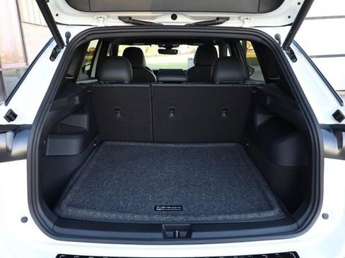 New 2026 Volkswagen Tiguan SE R-Line image 7