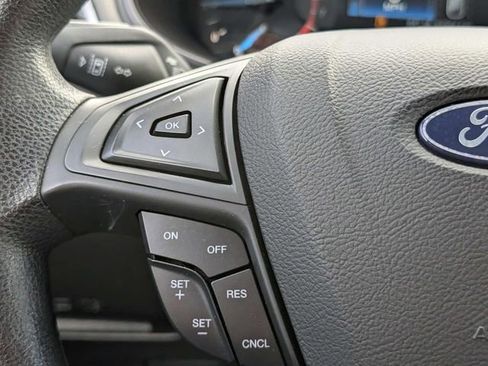 Used 2019 Ford Edge SE image 29