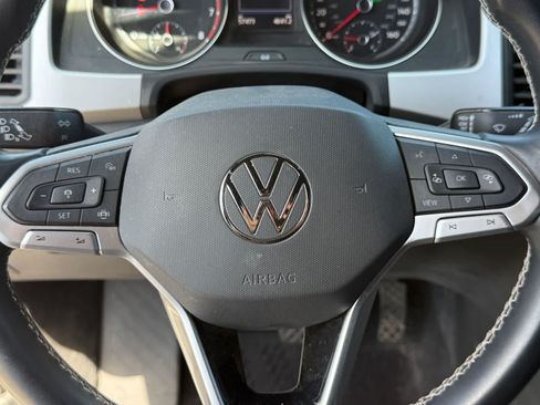 Used 2021 Volkswagen Atlas Cross Sport SE FWD image 18