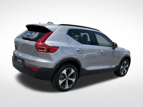Used 2026 Volvo XC40 B5 Plus AWD/4WD image 12