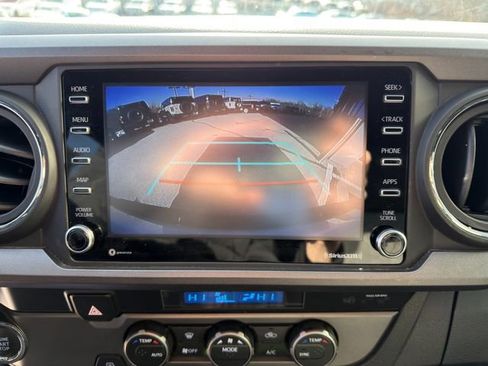 Used 2022 Toyota Tacoma TRD Off-Road w/ Technology Package image 23