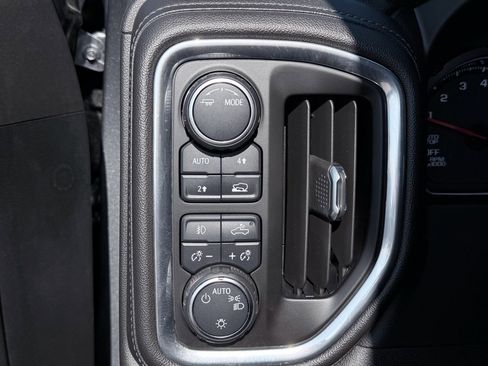 Used 2021 Chevrolet Silverado 1500 RST image 11