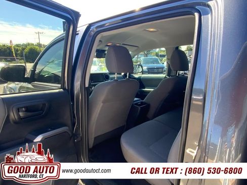 Used 2020 Toyota Tacoma SR5 AWD/4WD image 13