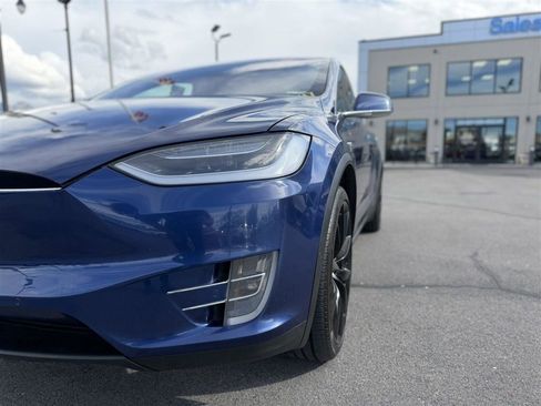 Used 2017 Tesla Model X 75D image 11