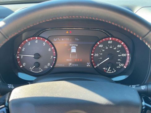 Used 2025 Nissan Frontier PRO-4X image 19