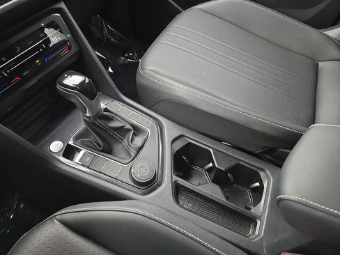 Certified 2023 Volkswagen Tiguan SE R-Line image 24