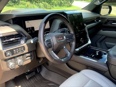 Used 2026 GMC Yukon Elevation AWD/4WD image 15