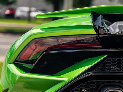 Used 2024 Lamborghini Huracan Tecnica RWD image 11