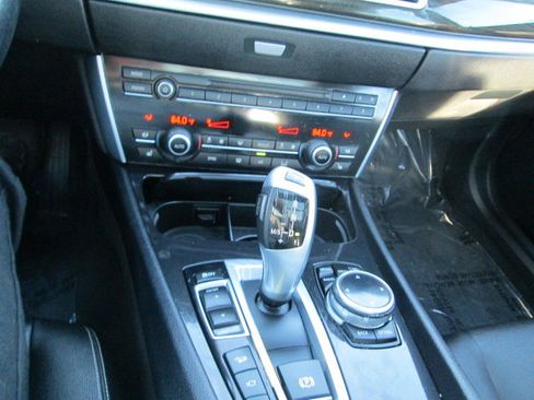 Used 2014 BMW 535i Gran Turismo xDrive AWD/4WD image 16