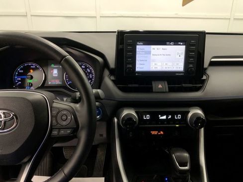 Used 2022 Toyota RAV4 SE w/ Convenience Package AWD/4WD image 20