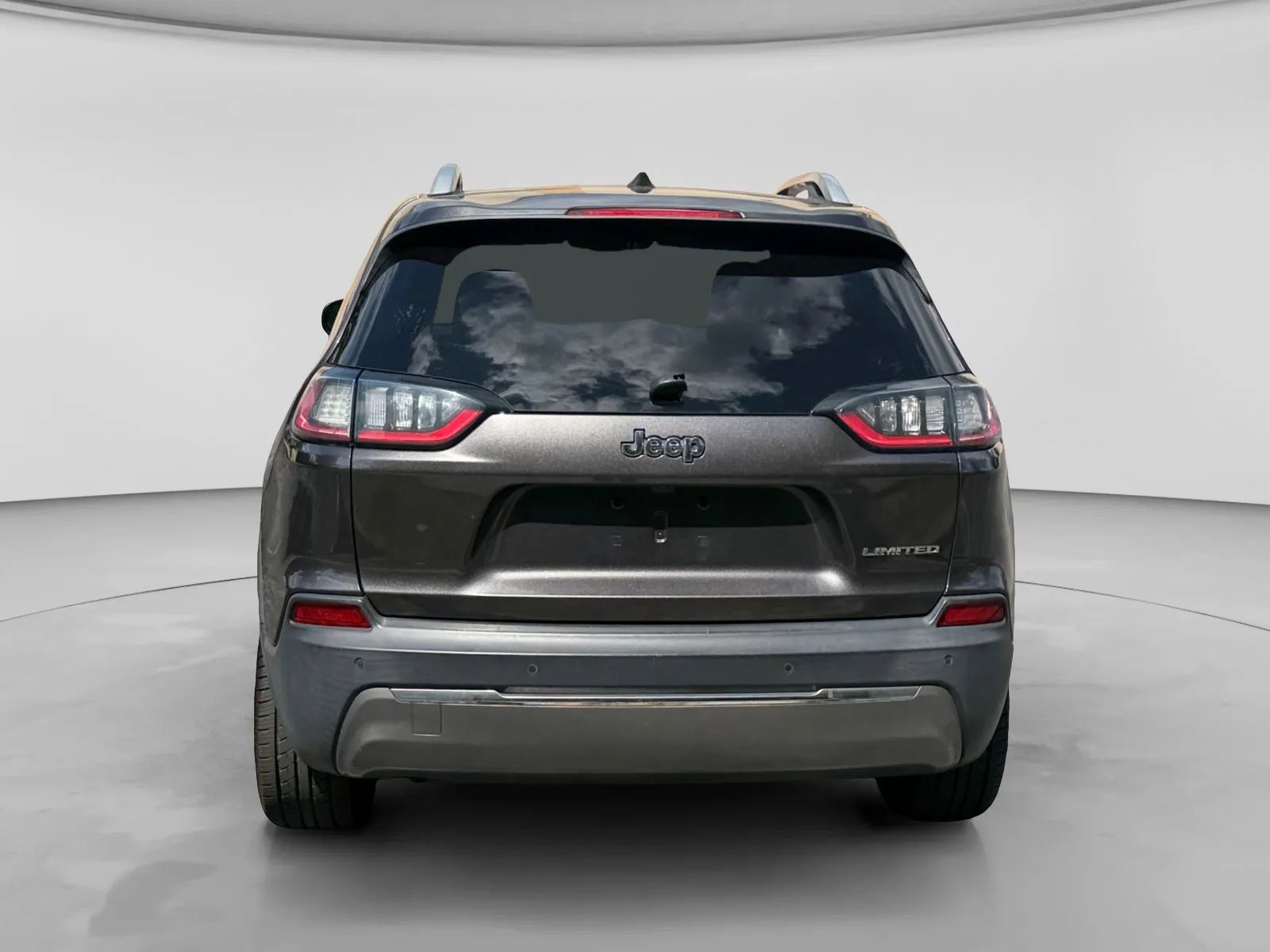 Used 2019 Jeep Cherokee Limited FWD image 4