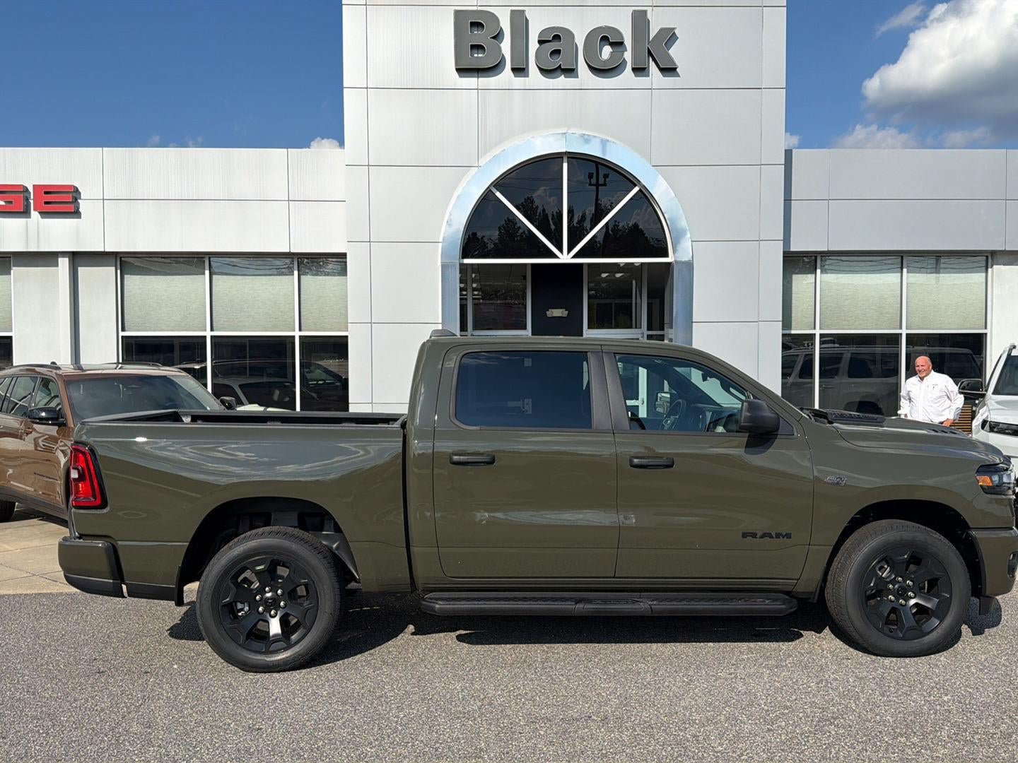 New 2027 RAM 1500 Express AWD/4WD image 14