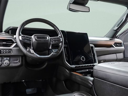 Used 2025 GMC Yukon Denali image 28