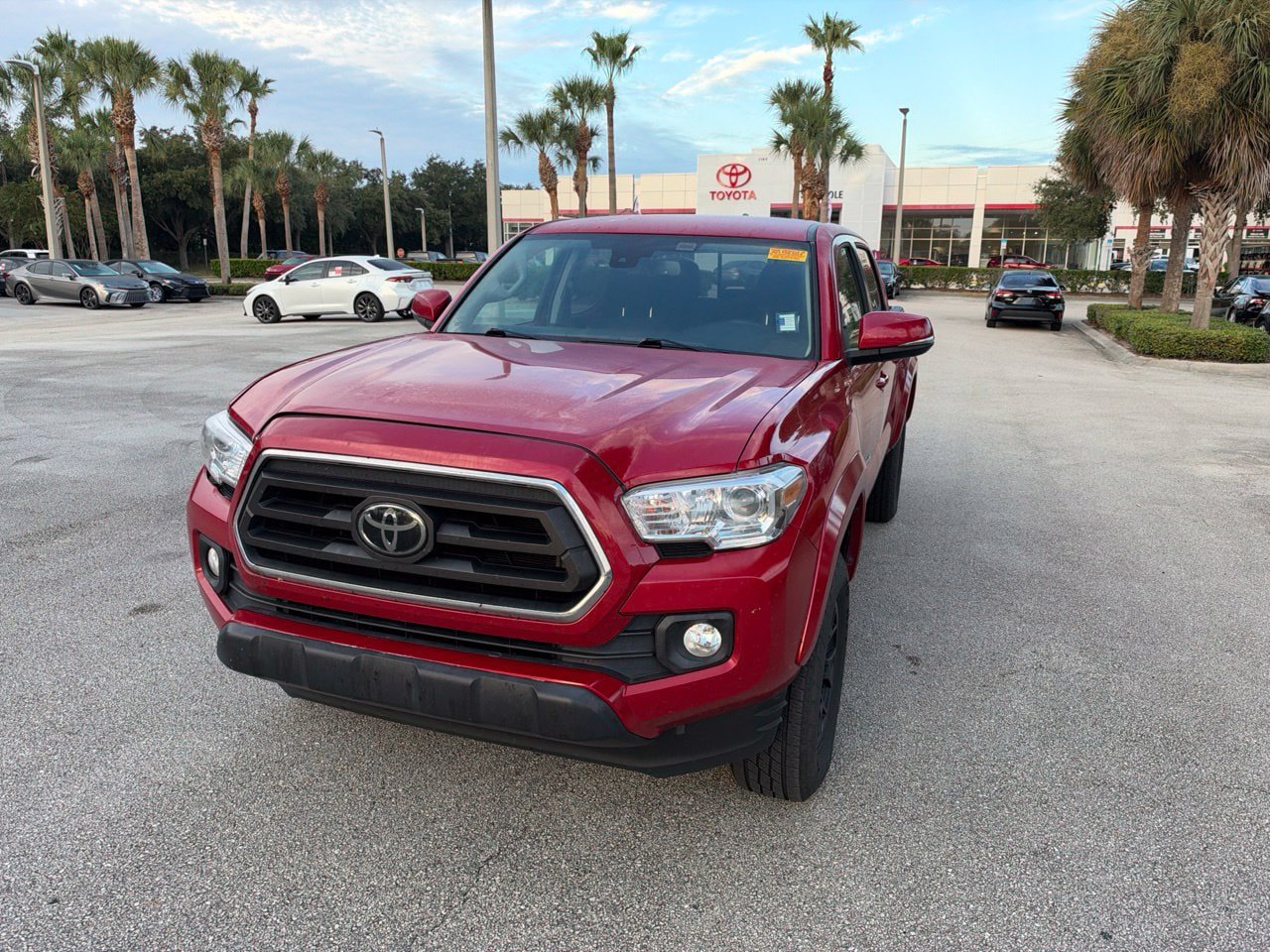 Used 2022 Toyota Tacoma SR5 w/ Technology Package RWD image 1