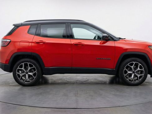 Used 2025 Jeep Compass Limited AWD/4WD image 11