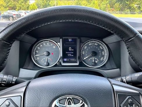 Used 2016 Toyota Tacoma TRD Sport w/ Premium & Technology Package AWD/4WD image 12