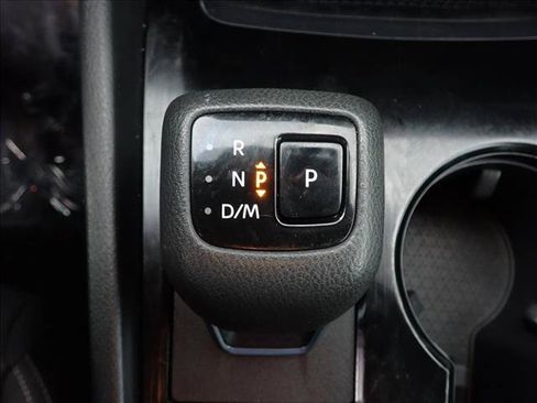 Used 2023 Nissan Rogue S AWD/4WD image 21