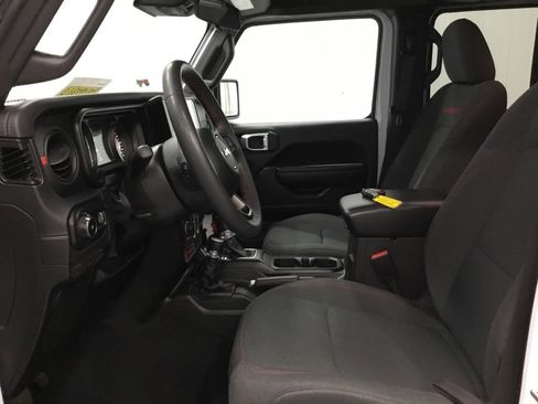 Used 2024 Jeep Wrangler Unlimited Rubicon AWD/4WD image 8