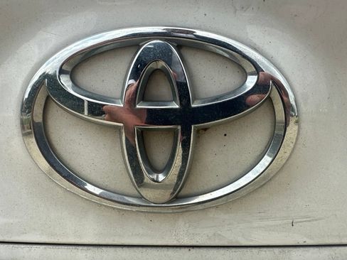 Used 2023 Toyota Camry LE FWD image 13