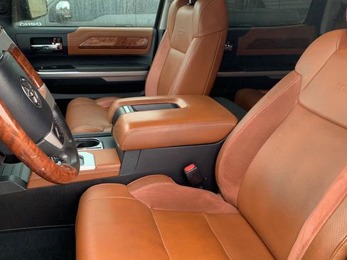 Used 2014 Toyota Tundra Platinum image 18